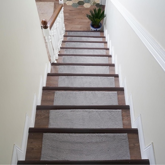Brand New Set of 4 Stair Treads Non-Slip Carpet Runner for Wooden Steps Grey - Picture 1 of 11